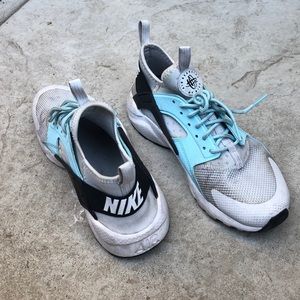 Air Huarache By NIKE